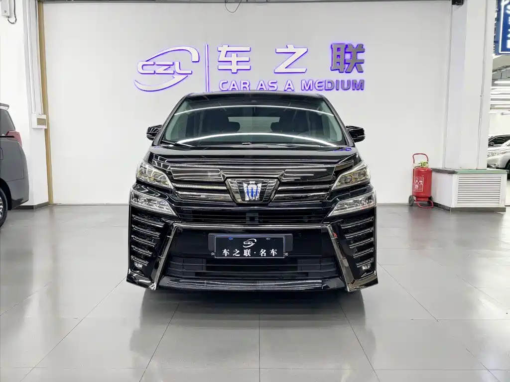 Toyota Vellfire 2023 — фото 2