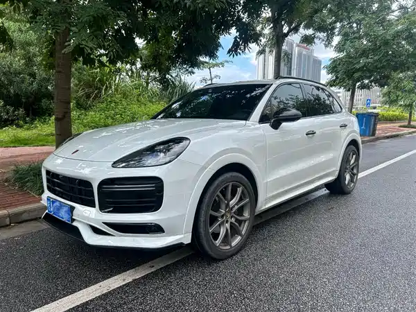 Porsche Cayenne 2022