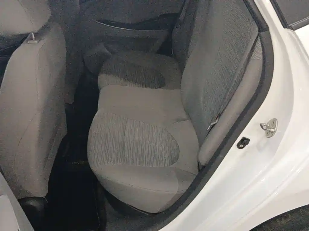 Hyundai Verna 2015 — фото 17
