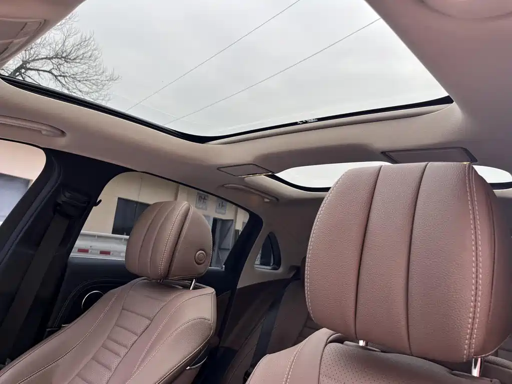 Mercedes-Benz E-Class 2020 — фото 16