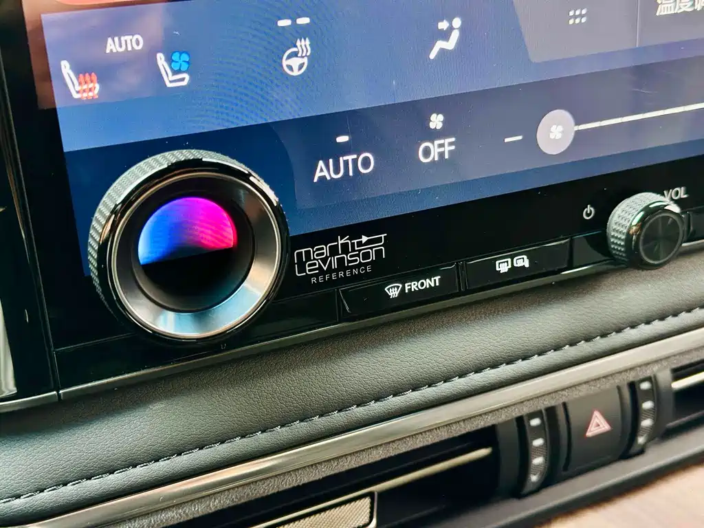 Lexus LM 2024 — фото 13