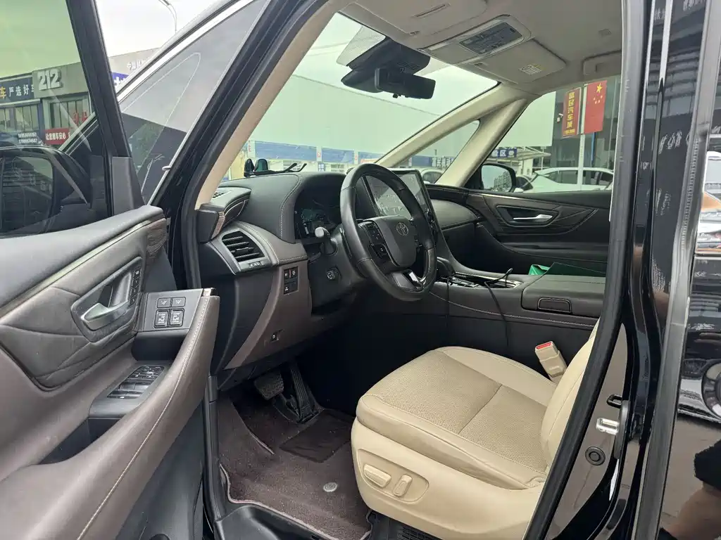 Toyota Alphard 2024