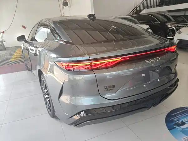 BYD Han L 2025