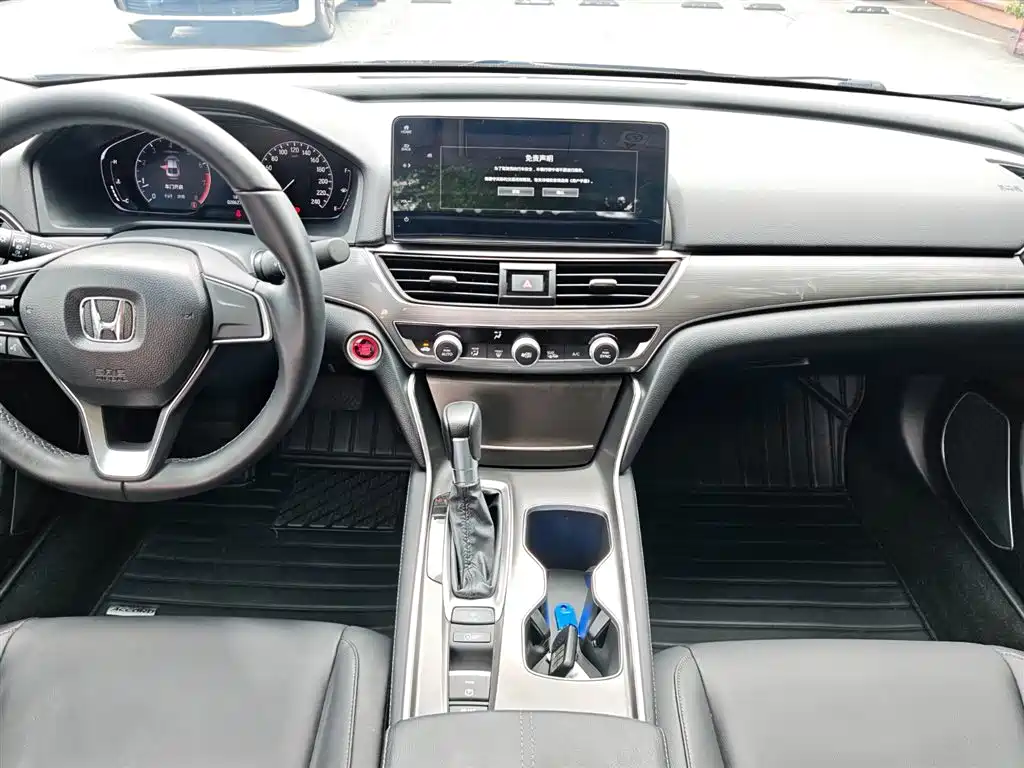 Honda Accord 2022 — фото 17