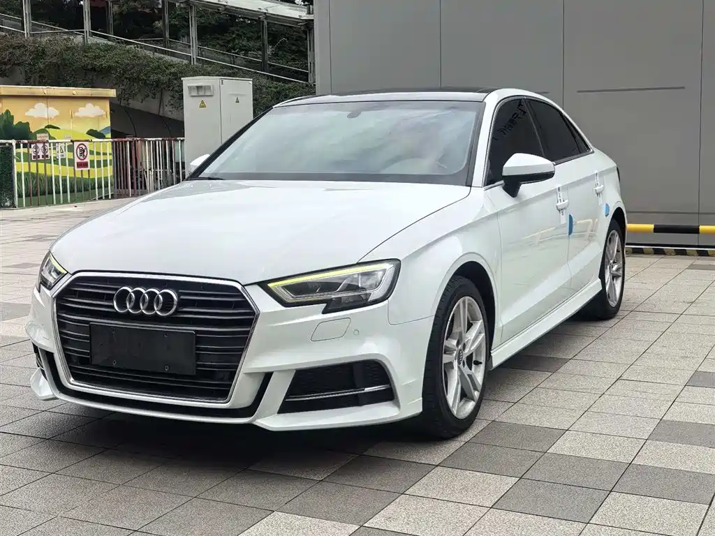 Audi A3 2019 — фото 1