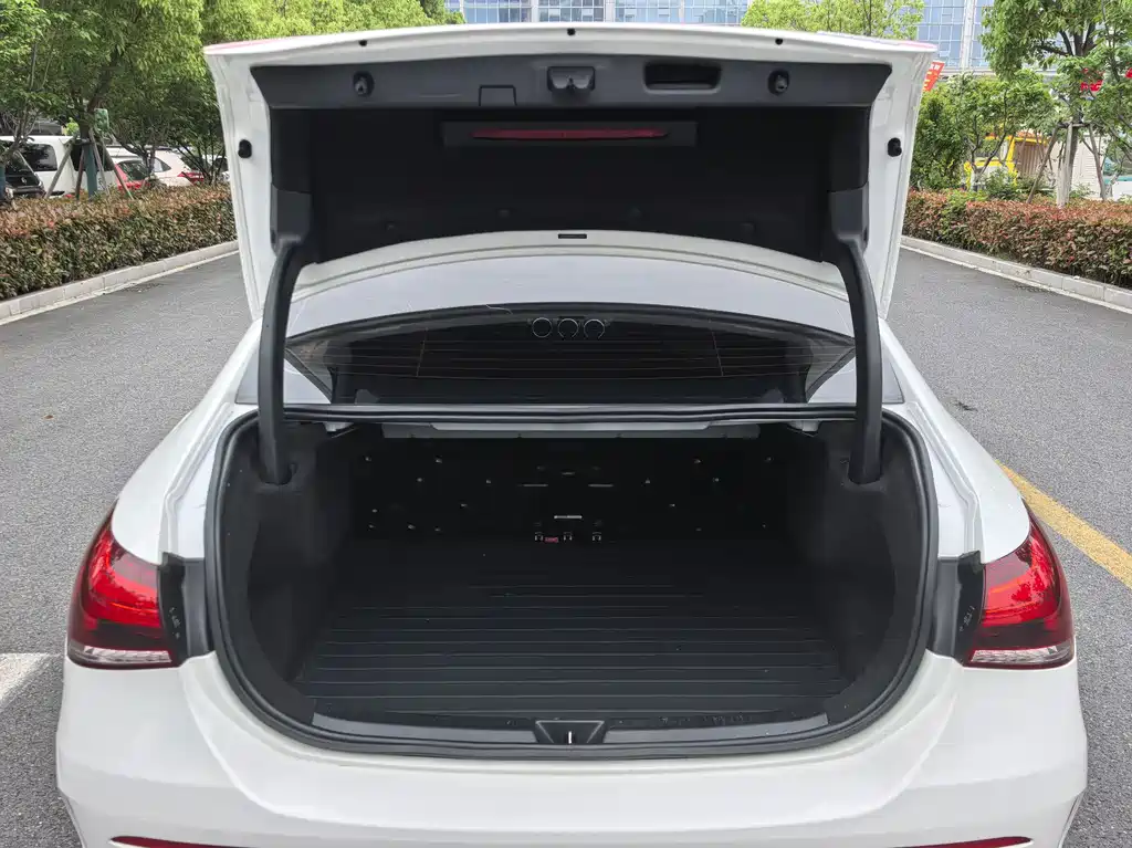 Mercedes-Benz A-Class 2023 — фото 14