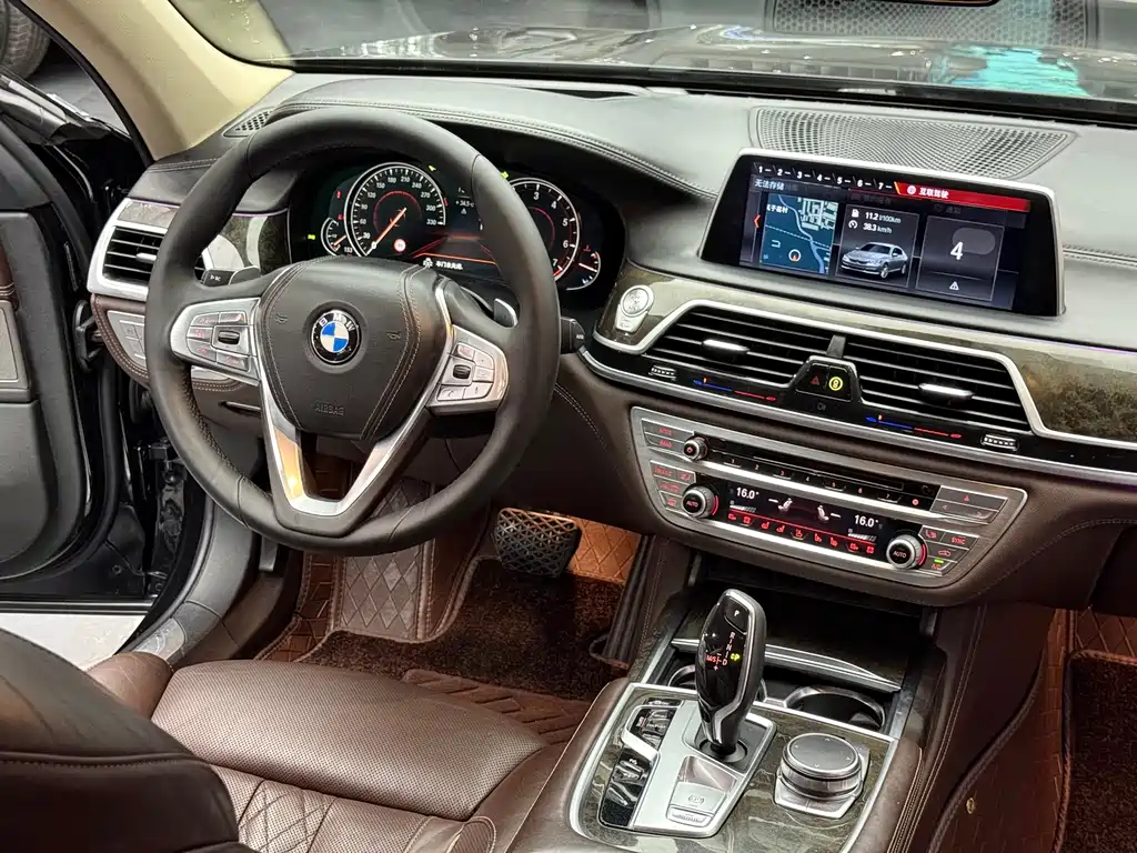 BMW 7 Series 2016 — фото 14