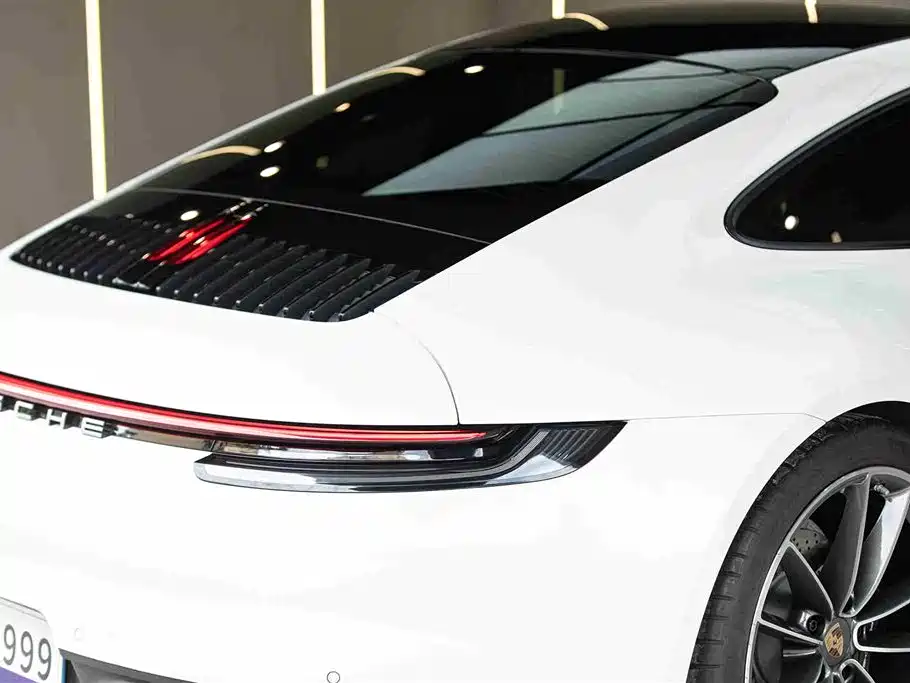 Porsche 911 2023 — фото 18