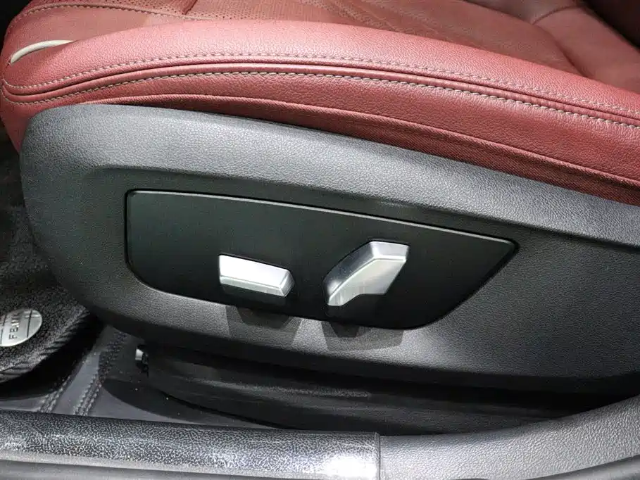 BMW 5 Series 2021 — фото 19