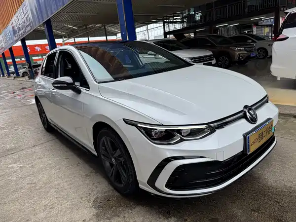Volkswagen Golf 2021