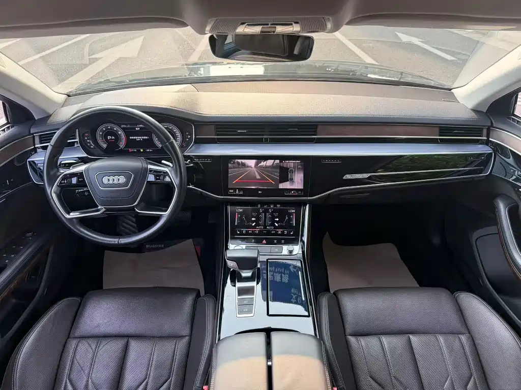 Audi A8 2018 — фото 5