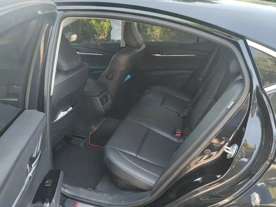 Toyota Camry 2025 — фото 11