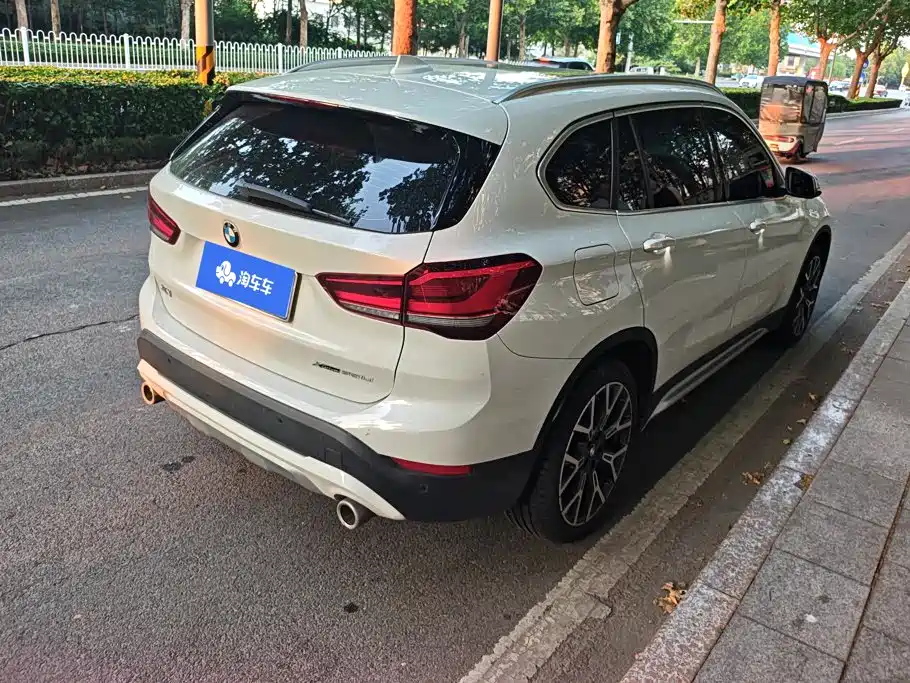 BMW X1 2021 — фото 3