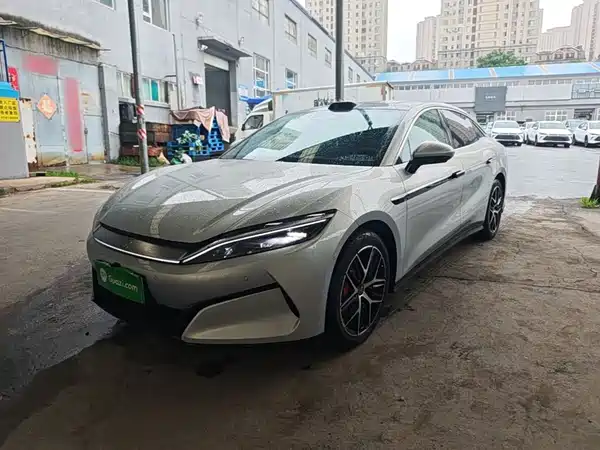 BYD Han L 2025
