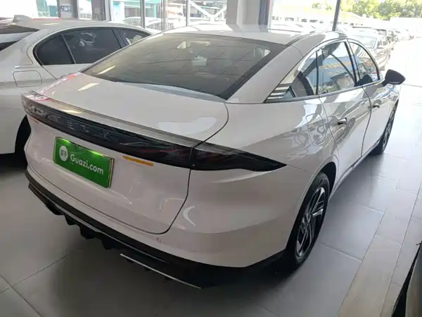 Geely Galaxy L6 2024