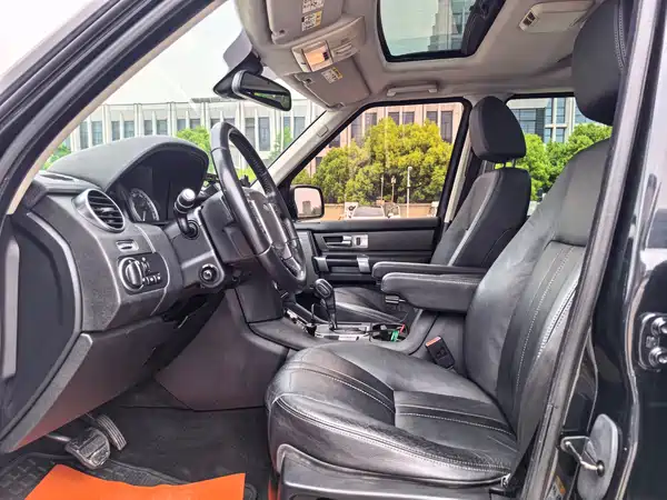 Land Rover Discovery 2012