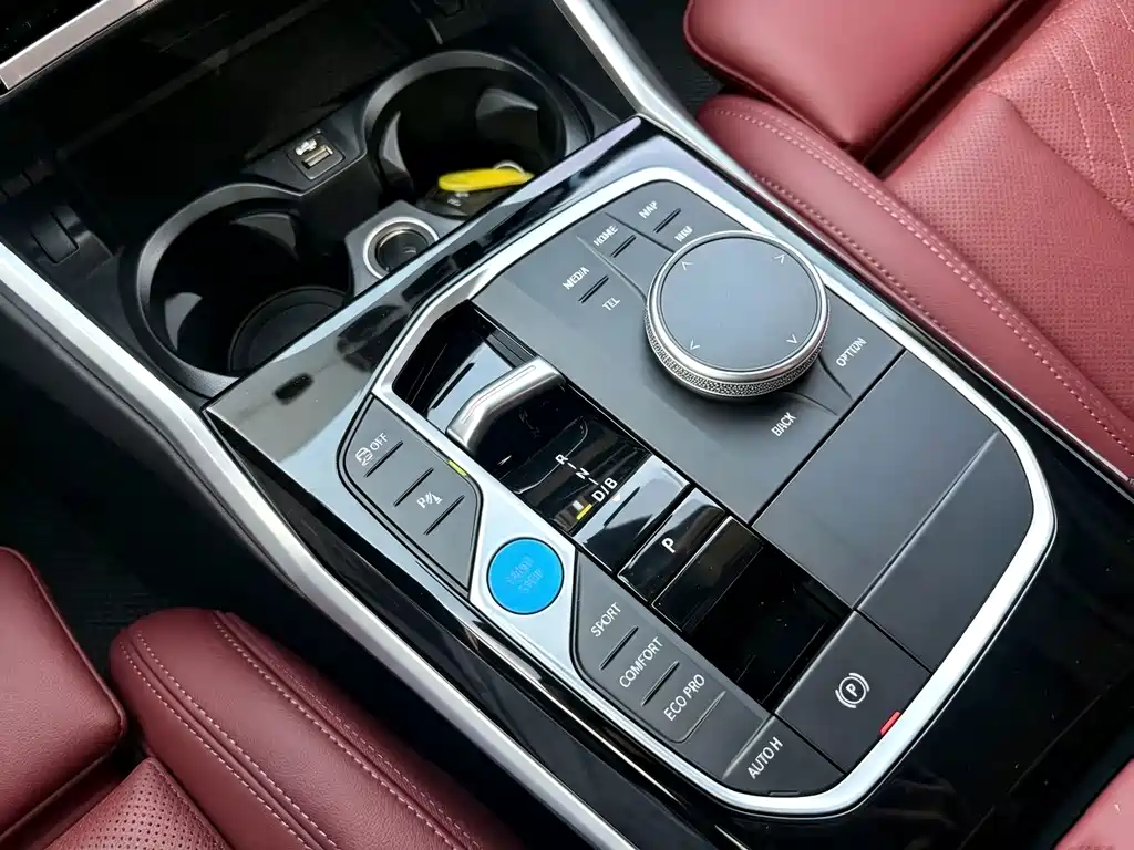 BMW i3 2024 — фото 11