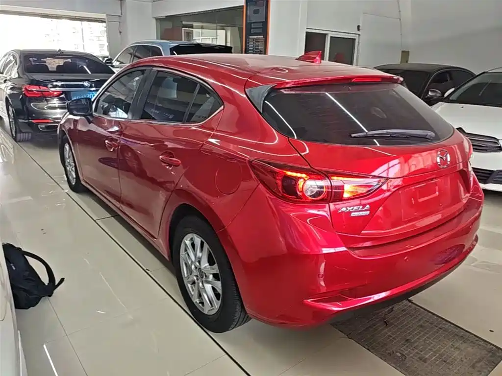 Mazda 3 Axela 2017 — фото 5