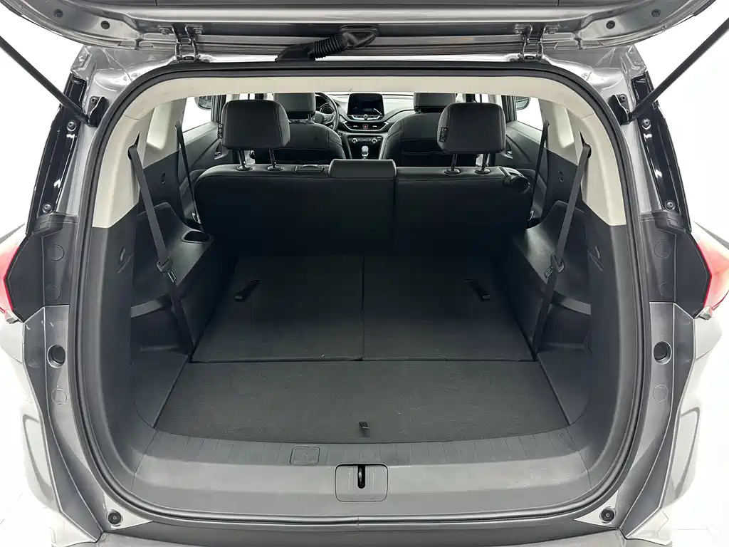 Chevrolet Orlando 2023 — фото 17