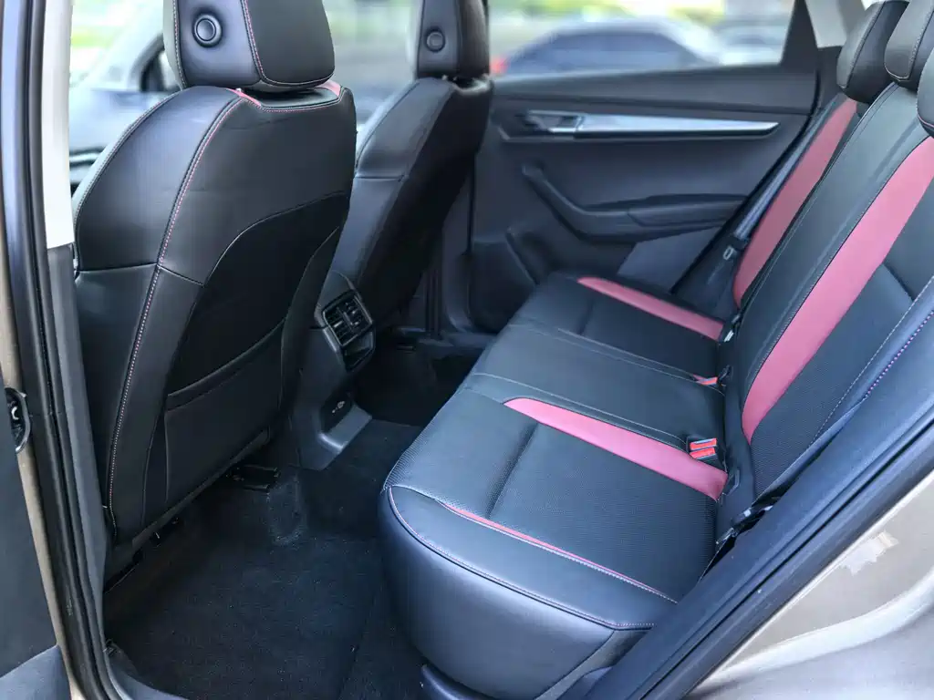 Skoda Karoq 2022 — фото 18
