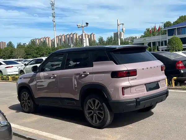 Geely ICON 2025