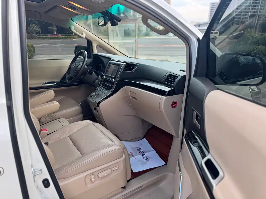 Toyota Alphard 2014 — фото 13