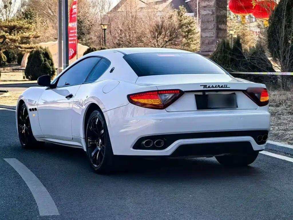 Maserati GranTurismo 2014 — фото 5