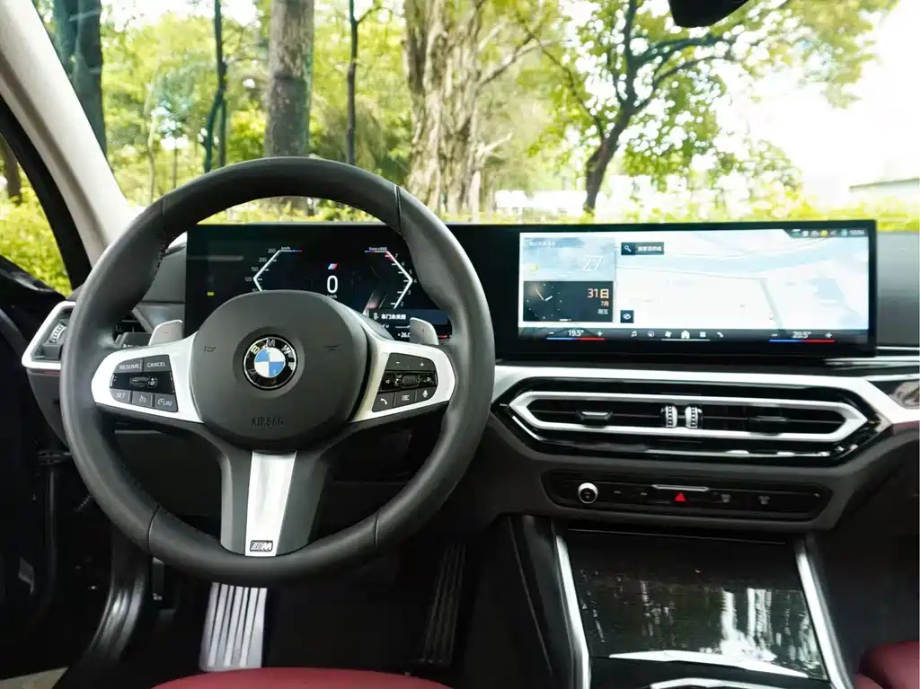 BMW 3 Series 2024 — фото 15