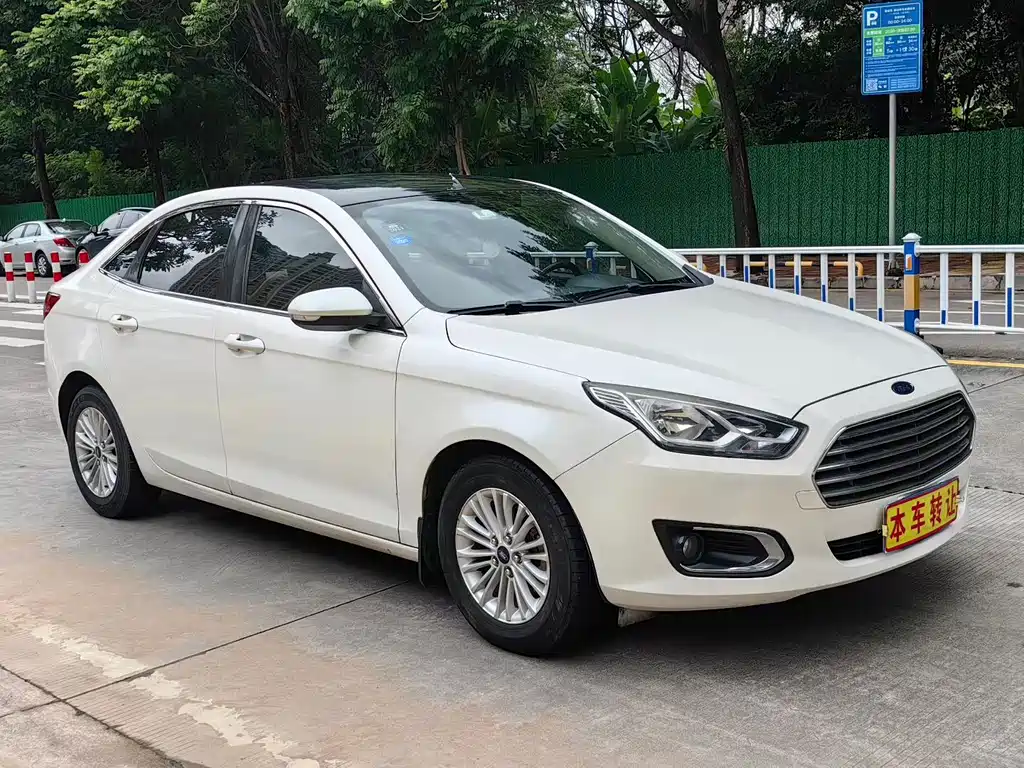 Ford Escort 2015
