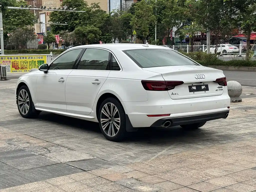 Audi A4L 2018