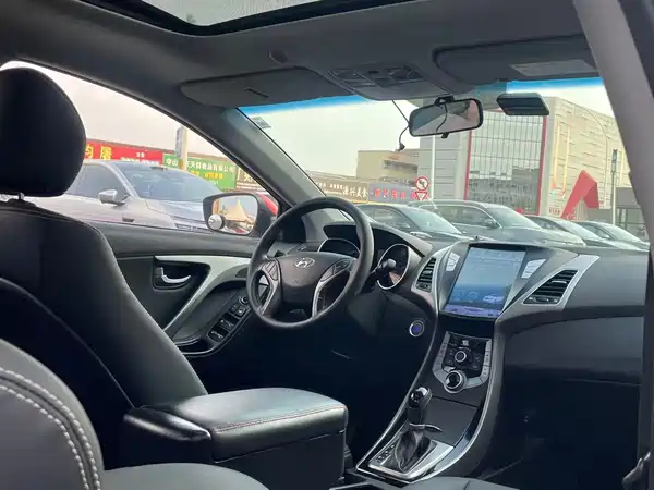 Hyundai Elantra Langdong 2017