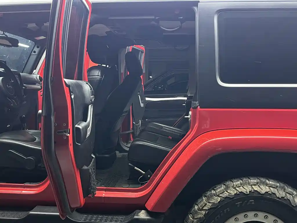 Jeep Wrangler 2018 — фото 14