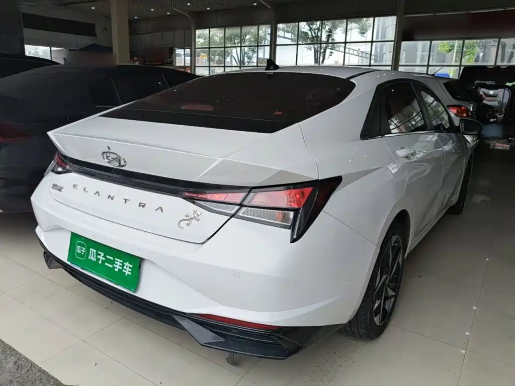 Hyundai Elantra 2021