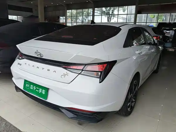 Hyundai Elantra 2021