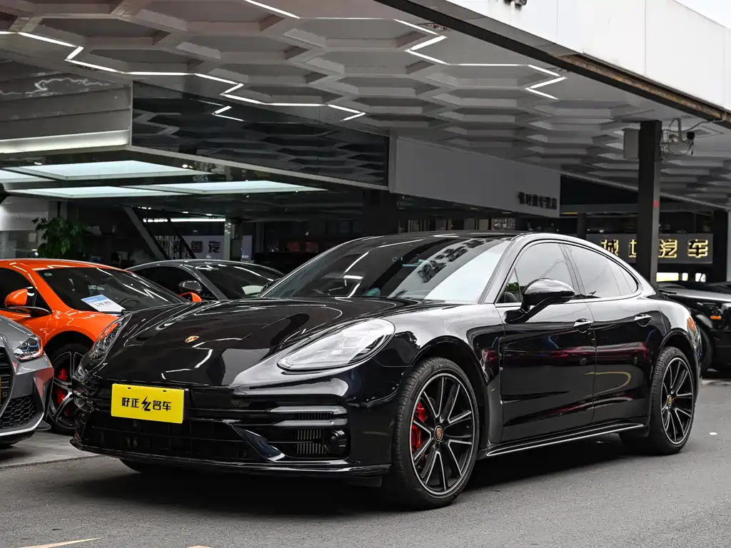 Porsche Panamera 2023 — фото 1