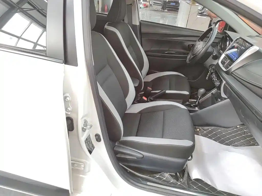 Toyota Yaris L 2021 — фото 25