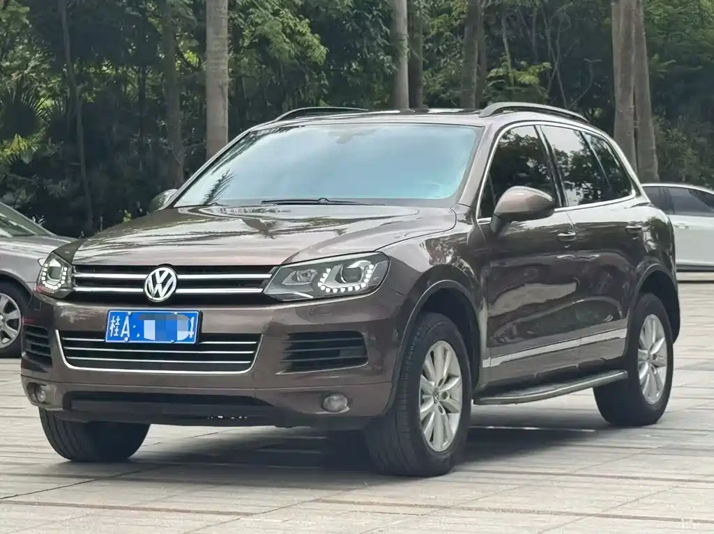 Volkswagen Touareg 2013 — фото 1