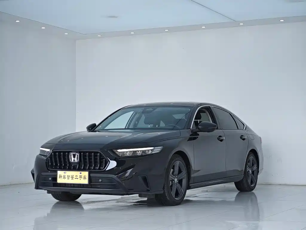 Honda Inspire 2025 — фото 1