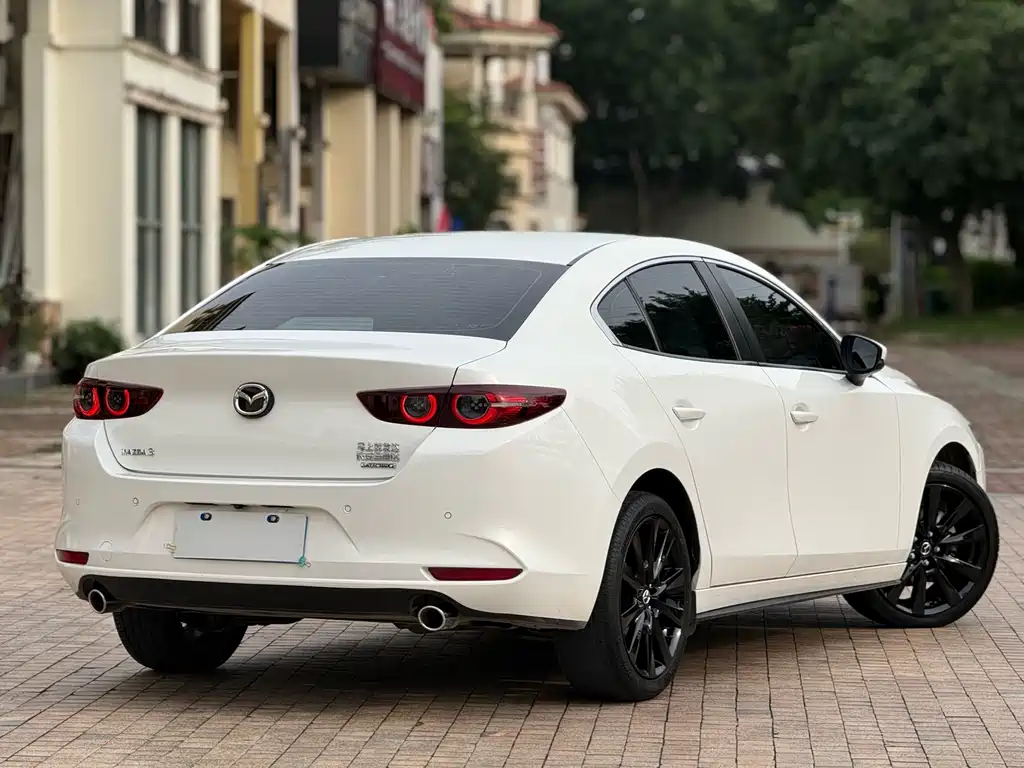 Mazda 3 Axela 2023