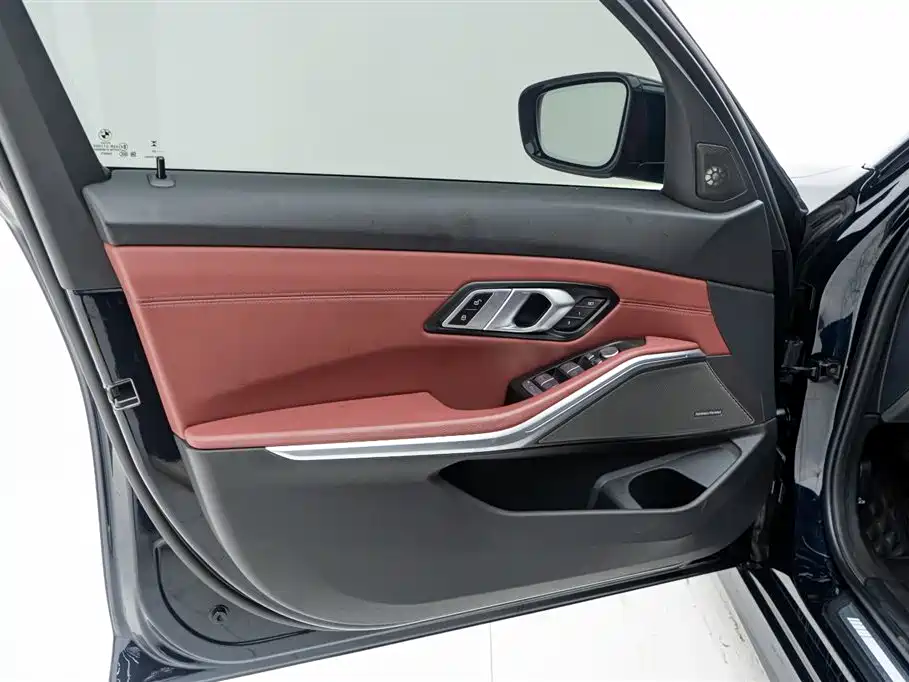 BMW 3 Series 2023 — фото 13