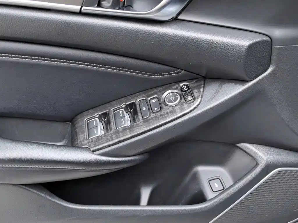 Honda Accord 2018 — фото 9