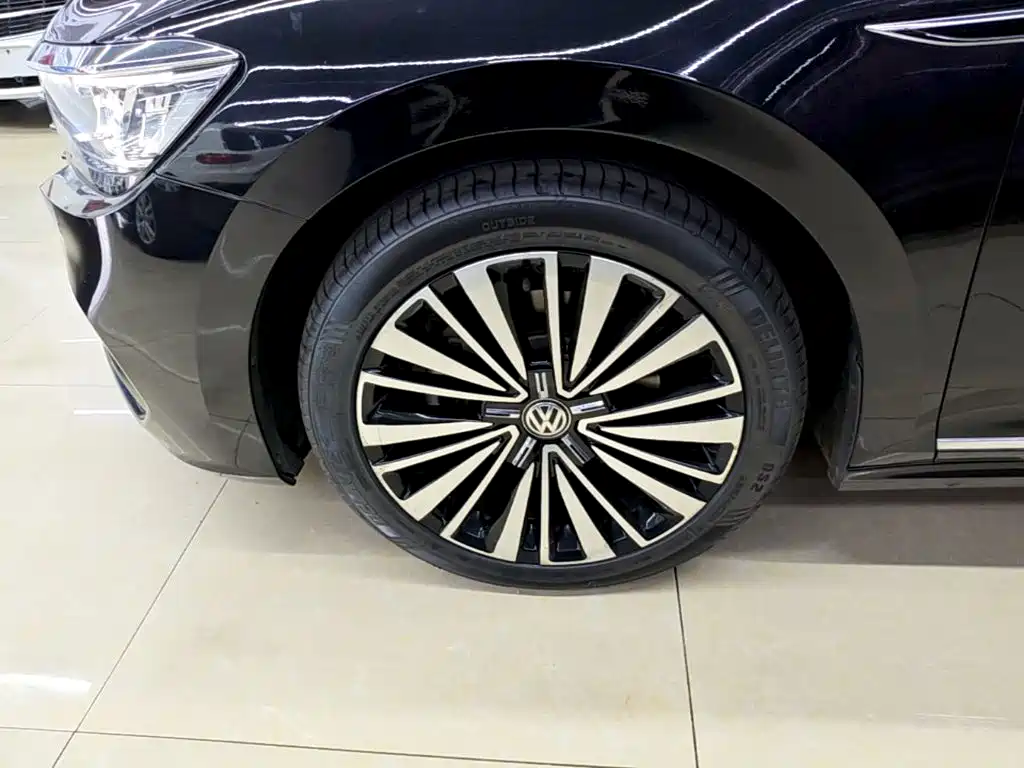 Volkswagen Passat 2020 — фото 23