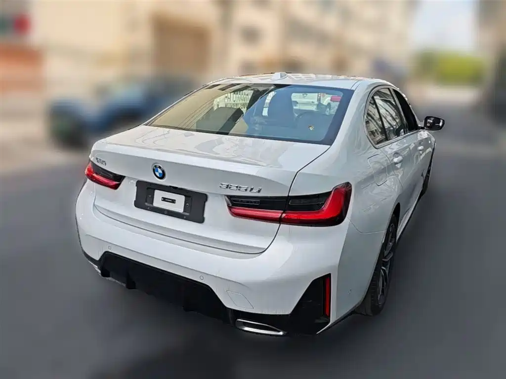 BMW 3 Series 2025 — фото 12