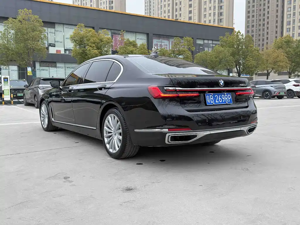 BMW 7 Series 2022 — фото 16