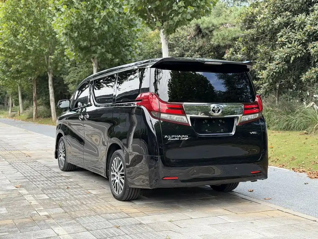 Toyota Alphard 2018 — фото 9