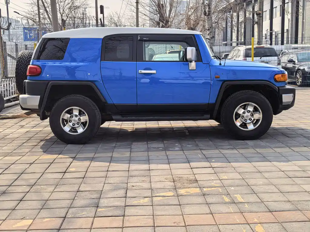 Toyota FJ Cruiser 2008 — фото 17