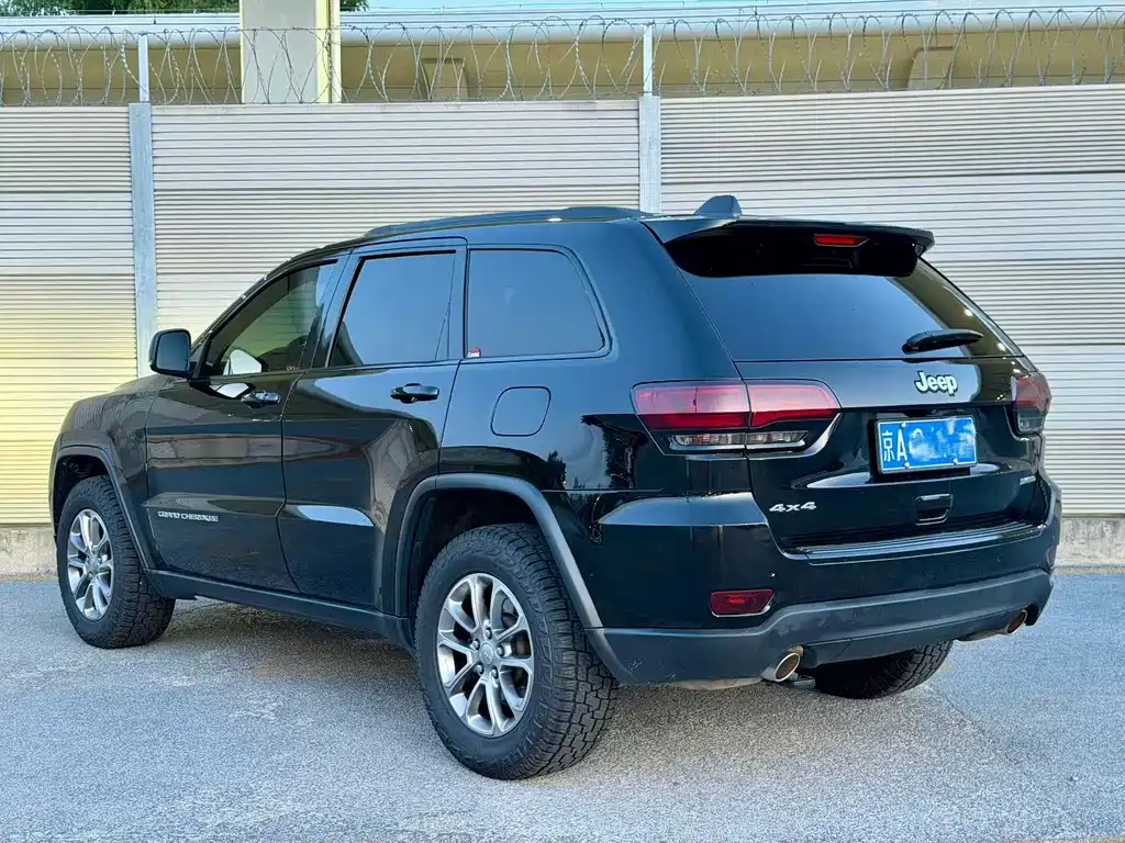 Jeep Grand Cherokee 2014 — фото 4