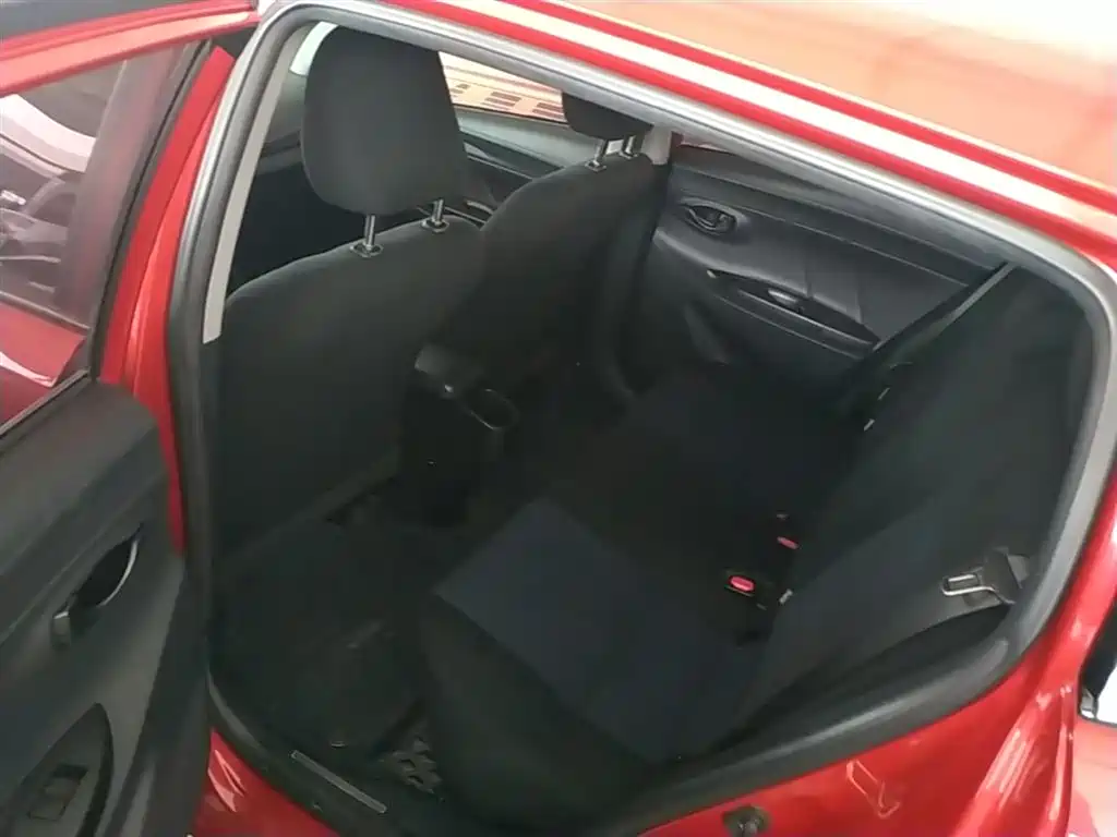 Toyota Yaris L 2018 — фото 17