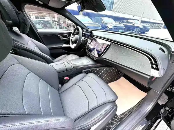 Mercedes-Benz E-Class 2024