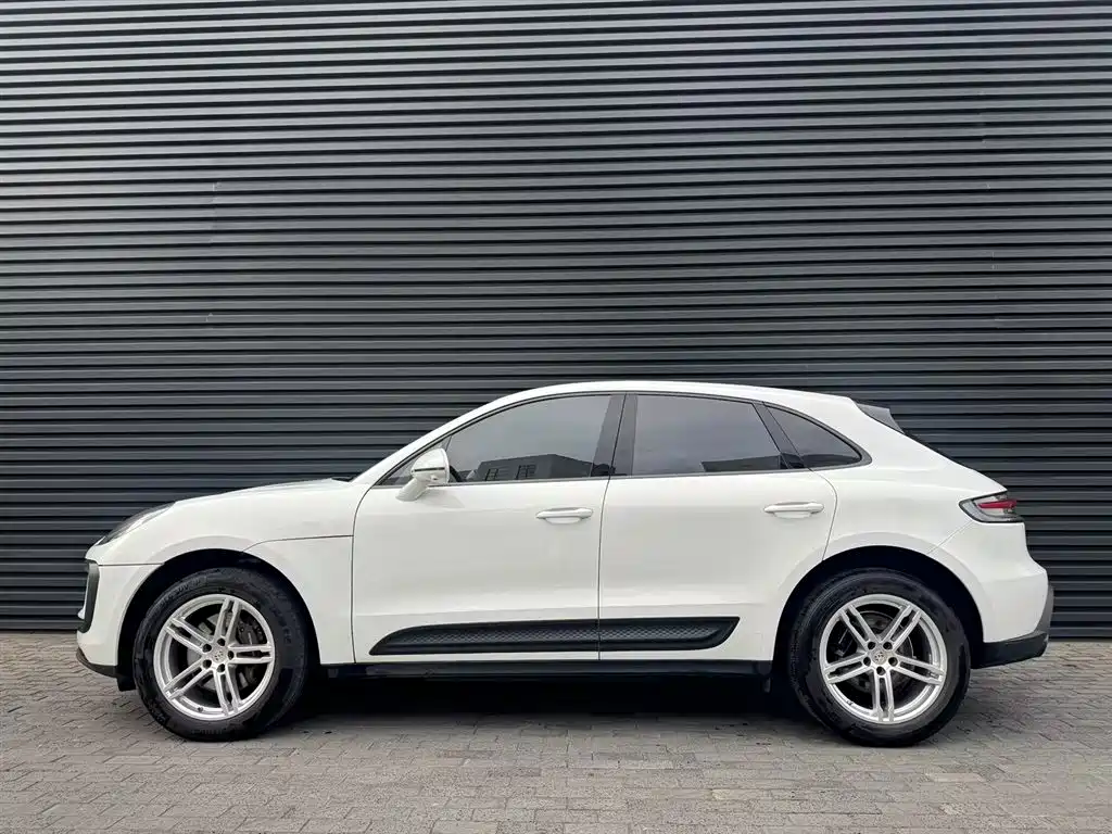 Porsche Macan 2023 — фото 14
